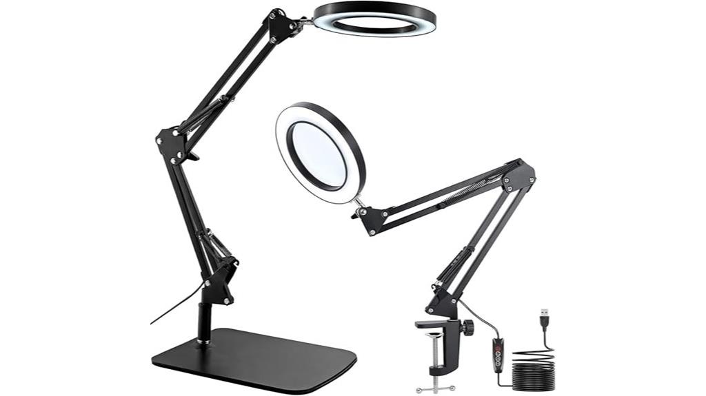 magnifying glass with light